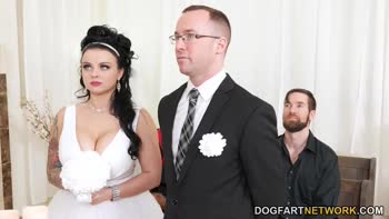 Payton Preslee's Wedding Day Surprise: Interracial Threesome Cuckold Chaos