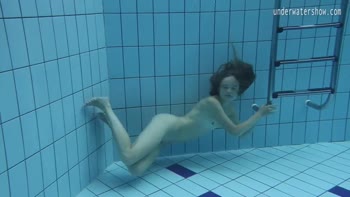 Sensual Underwater Mermaid: Clara's Bouncy Big Tits