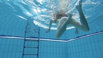 Sensual Underwater Mermaid: Clara's Bouncy Big Tits