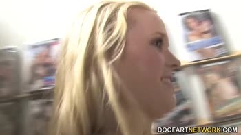 Hydii Mae's Pregnant Gloryhole Blowjob: Big Cock Cumshot Delight