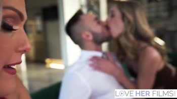 Millie Morgan And Savvy Suxx Celebrates With Threesome Fucking