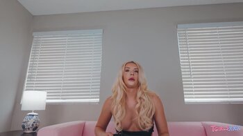 Blonde Bombshell Leah Hayes Teases with Stunning Curves