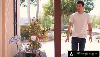 Sarah Vandella's Cheating Secret: Hot Step Fantasy with Kimmy Kimm