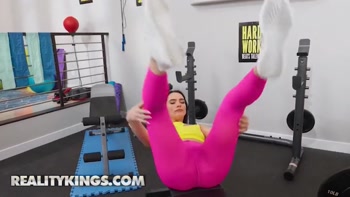 REALITY KINGS - Sexy Ivy Ireland’s Wet Pussy And Naughty Mouth Turn Her Gym Session Into A Wild Fuck Fest