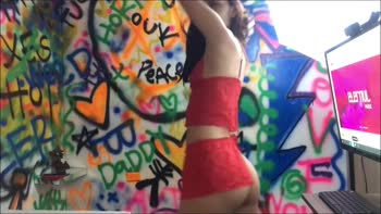 GiaMartin Seduces Stranger in Amateur Doggy Style Threesome