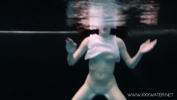 Underwater Seduction: Russian Teen (18+) Andrea Swims Naked in HD