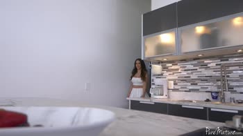 Sexy Milf Cream's Bedroom Begging: Big Cock, Big Tits, and a Pussy Begging for Cream