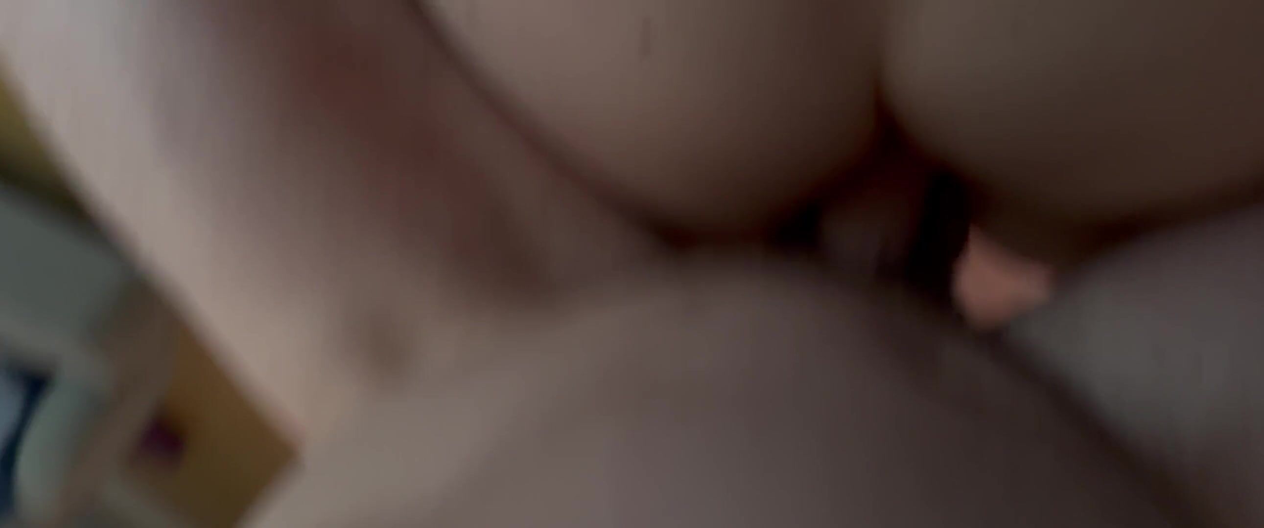 MILF Soumise Demande Une Sodomie Sur Le Canap - Marty&Wendy