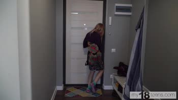 Light Fairy Catches Boyfriend Off Guard, Returns Blowjob Favour