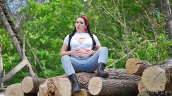 Black Lynn's Forest Fantasy: Solo Masturbation Unleashed
