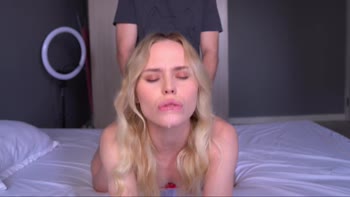 MariMoore's Tinder Match Turns into a Wild First Date Fling