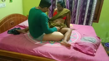 Authentic369's Saree Seduction: Indian MILF Gets Roughly Fucked & Creamed