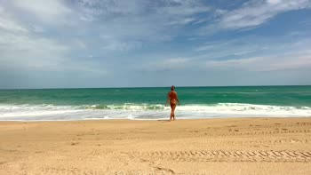Appleliu76's Beach Day: A Mature MILF's Public Cum Show