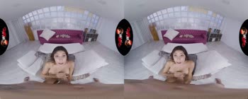 Eva's Italian Temptation: Tiny Latina's 60FPS VR POV Ride