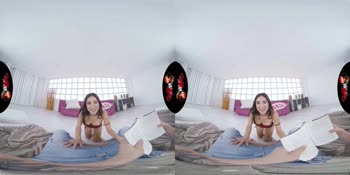 Eva's Italian Temptation: Tiny Latina's 60FPS VR POV Ride