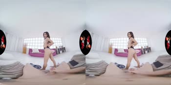 Eva's Italian Temptation: Tiny Latina's 60FPS VR POV Ride