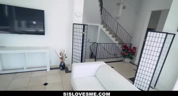 Scarlett Bloom Teases Her Hung Stepbrother Logan Pierce