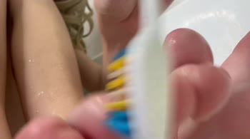 HollyHarlot's Gentle Giantess Foot Worship