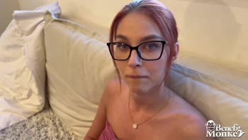 Leya Desantis' Redhead POV Blowjob: A Sizzling Lesson in Sensual Oral