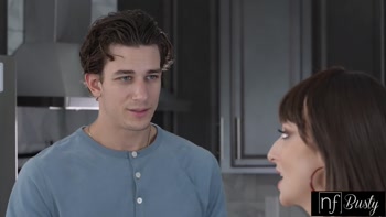 Lexiluna - Lexi Luna Seduces BF in Sizzling Massage Encounter