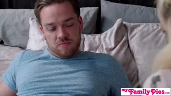Teaching my Step Sister (What's a Creampie!?) S9:E3