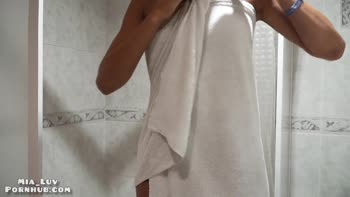 Mia Luv's Hot Stepbrother Surprise: Cum on Her Natural Tits in the Shower