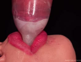 SweetheartKiss's Close Up Blowjob Leaves Him Beaming After Two Cumshots
