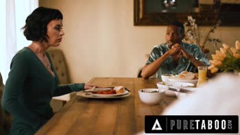 Isiah Maxwell Makes Olive Glass Submit to His BBC and Hollywood Cash in Sizzling Threesome