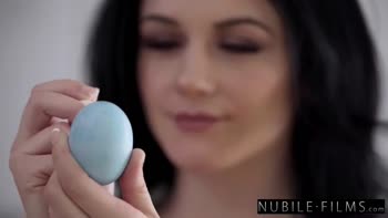 Kristen Scott and Rosalyn Sphinx Share Easter Bonanza
