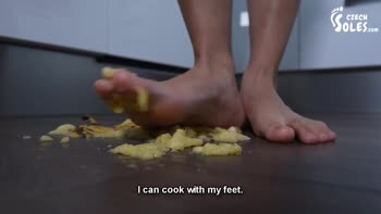 Honey's Sweet Foot Worship POV: Crush & Feast