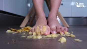 Honey's Sweet Foot Worship POV: Crush & Feast
