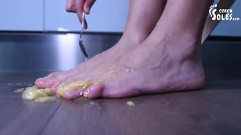 Honey's Sweet Foot Worship POV: Crush & Feast