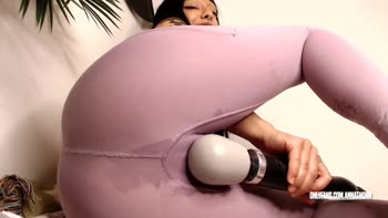 Anna Thorn - Anna's Yoga Pants Soak Up Her Squirting Bliss