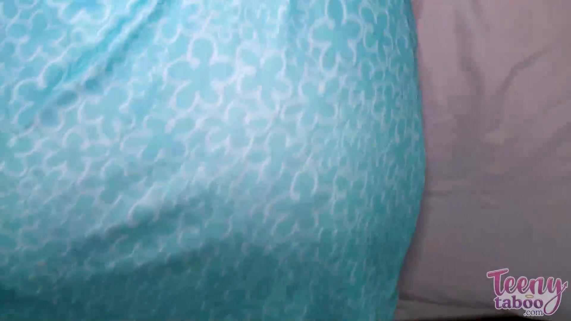 Seth Brogan Creampied Sunny Daze's Babysitter Pussy Hole!
