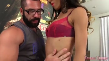 Slender Tgirl Gabriela Ferrari savours a hot creampie
