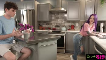 Valerica Steele Drenches Stepbrother Jodie Johnson in a Squirt-filled Frenzy