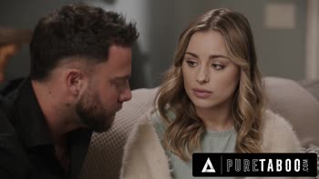 Seth Gamble Seeks Proper Appreciation from Anna Claire Clouds