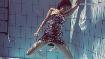 Sima's Sultry Underwater Solo Show