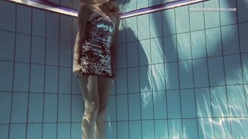 Sima's Sultry Underwater Solo Show