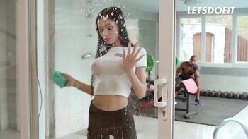 Russian Siren Seductions: Jia Lissa, Kitana Lure & More