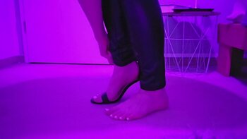Marie Stahlwart - Marie's Sensual Feet Seduction