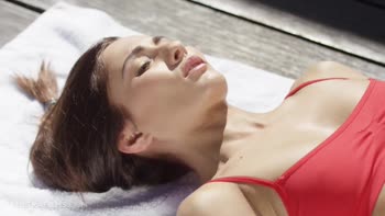 Michaela Isizzu's Backyard Bliss: Solo Czech Exercise Delights