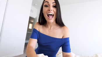 Stepmom Is Worried That Her Horny Stepson Started Noticing Vanessa, His Hot Cheerleader Stepsister